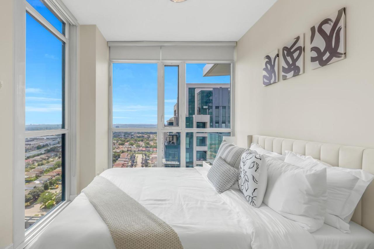 Ultra Luxurious 2.5 Bedroom 2 Full Bathroom 1 Parking Condo Near Sq1 Striking Views Mississauga Exterior foto