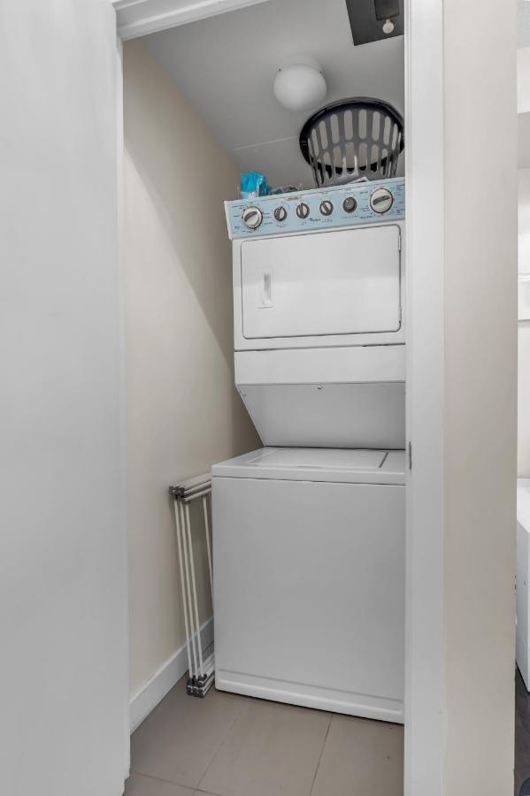 Ultra Luxurious 2.5 Bedroom 2 Full Bathroom 1 Parking Condo Near Sq1 Striking Views Mississauga Exterior foto
