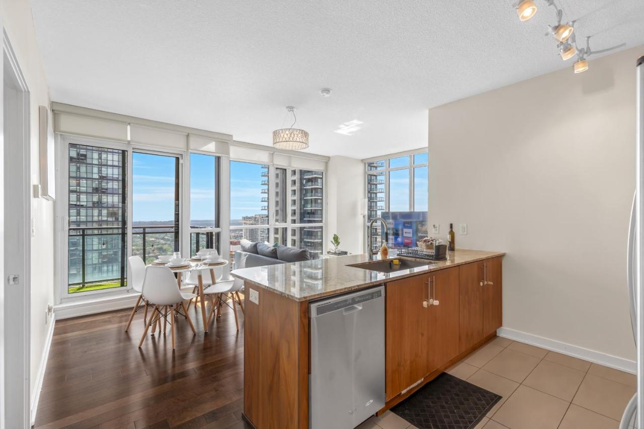 Ultra Luxurious 2.5 Bedroom 2 Full Bathroom 1 Parking Condo Near Sq1 Striking Views Mississauga Exterior foto