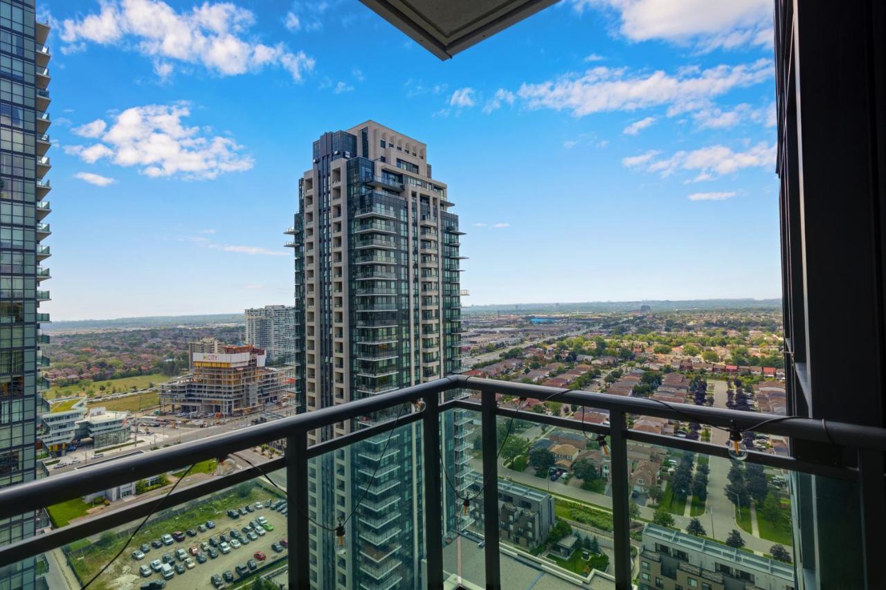Ultra Luxurious 2.5 Bedroom 2 Full Bathroom 1 Parking Condo Near Sq1 Striking Views Mississauga Exterior foto